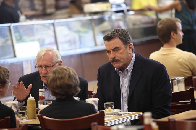 Blue Bloods - Crime Scene New York - A Night on the Town - Photos - Len Cariou, Tom Selleck