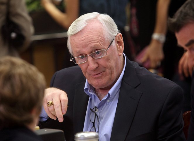 Blue Bloods - Crime Scene New York - Season 2 - A Night on the Town - Photos - Len Cariou