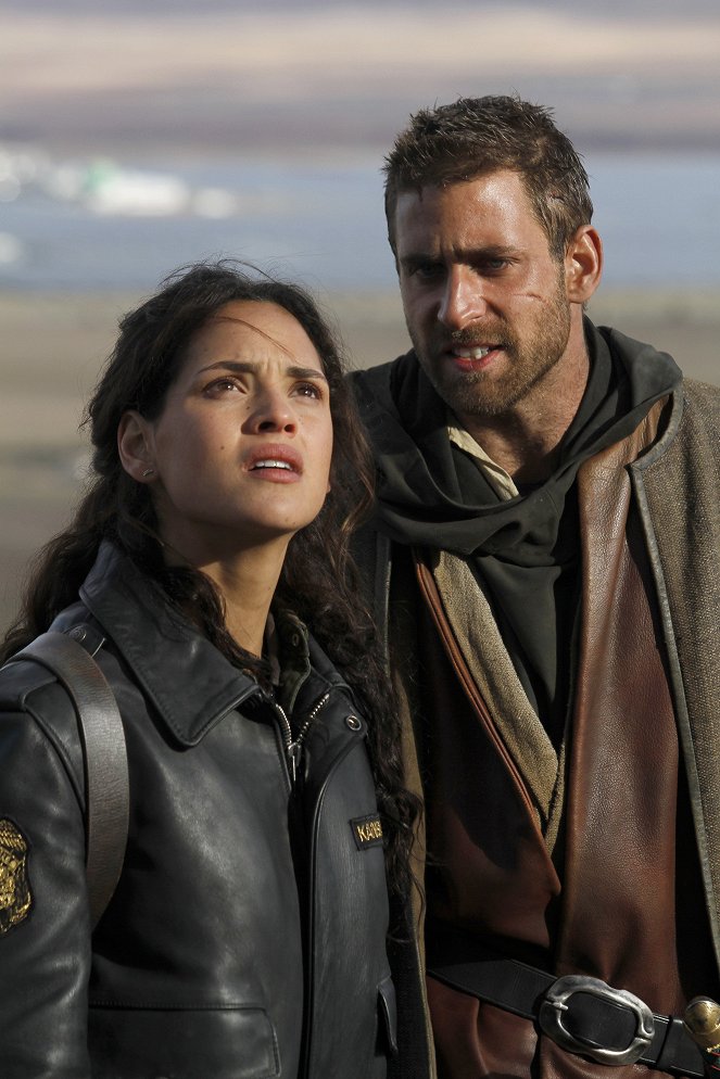 Emerald City - Die dunkle Welt von Oz - Oh, so viele Geheimnisse - Filmfotos - Adria Arjona, Oliver Jackson-Cohen