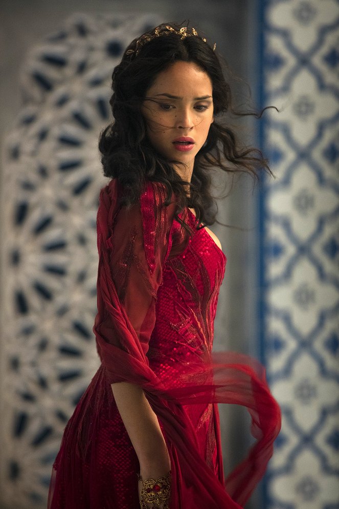 Emerald City - Mistress-New-Mistress - De la película - Adria Arjona