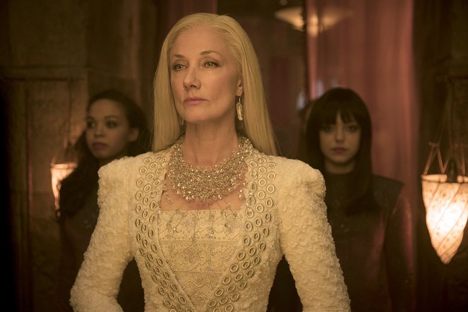 Emerald City - Everybody Lies - De la película - Joely Richardson