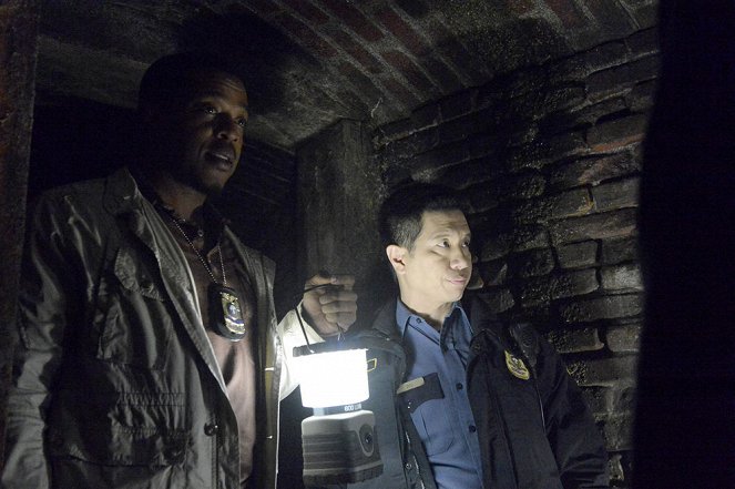 Grimm - Season 6 - Trust Me Knot - Photos - Russell Hornsby, Reggie Lee