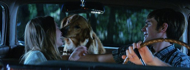 A Dog's Purpose - Van film - Britt Robertson, K.J. Apa