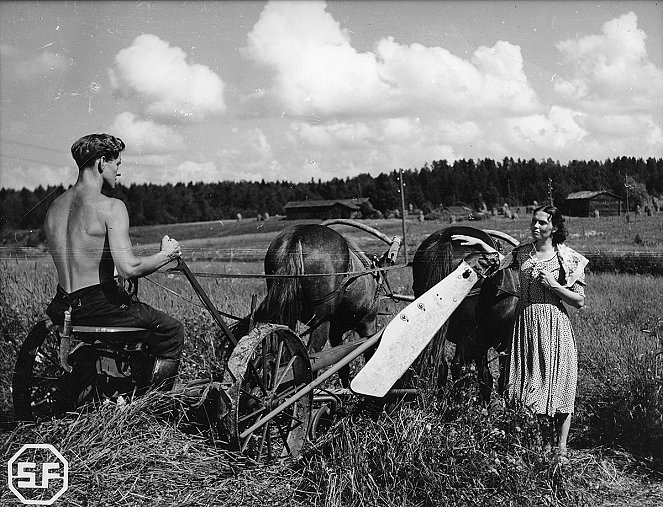 Die Sünde der Bäuerin von Yrjänä - Filmfotos - Esko Vettenranta, Mirjami Kuosmanen
