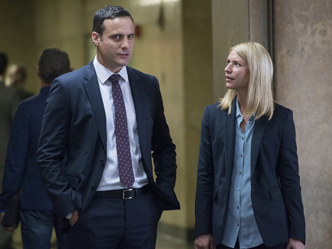 Homeland - The Man in the Basement - Photos - Dominic Fumusa, Claire Danes