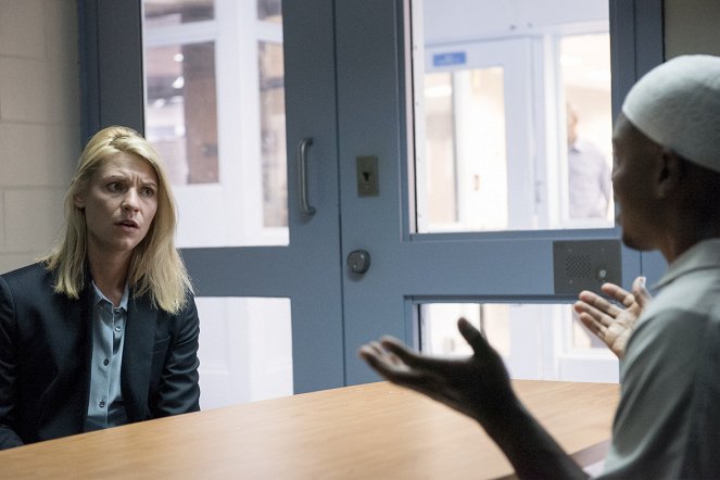 Homeland - The Man in the Basement - Photos - Claire Danes