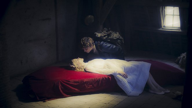 Sleeping Beauty - Photos - Tatiana Verstraeten, Niels Schneider
