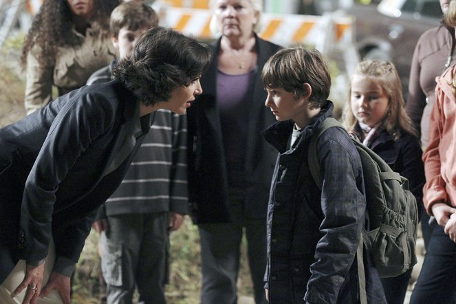 Once Upon a Time - That Still Small Voice - Photos - Lana Parrilla, Jared Gilmore