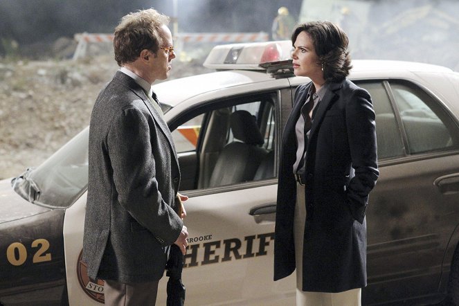 Once Upon A Time - Es war einmal... - That Still Small Voice - Filmfotos - Raphael Sbarge, Lana Parrilla