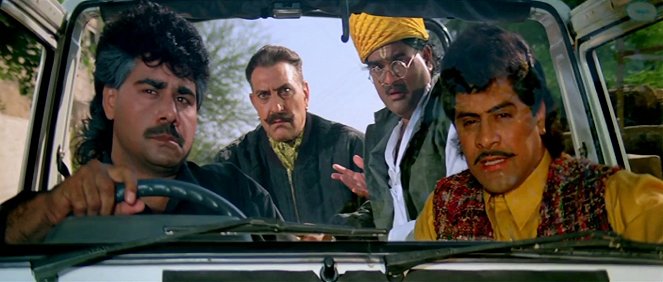 Karan Arjun - Do filme - Amrish Puri, Ashok Saraf