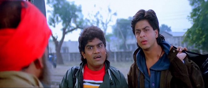 Karan Arjun - Kuvat elokuvasta - Johny Lever, Shahrukh Khan