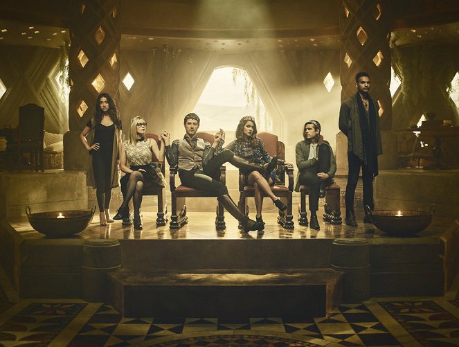 The Magicians - Season 2 - Werbefoto - Stella Maeve, Olivia Dudley, Hale Appleman, Summer Bishil, Jason Ralph, Arjun Gupta