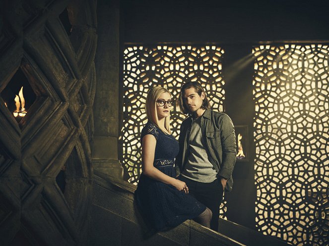 The Magicians - Season 2 - Promokuvat - Olivia Dudley, Jason Ralph