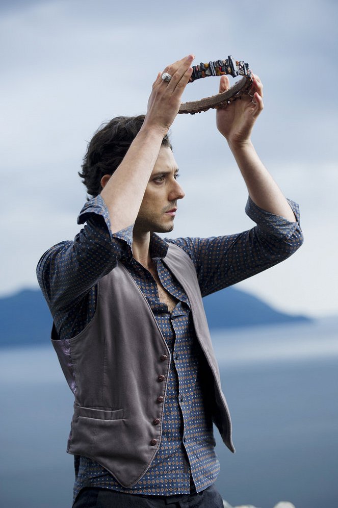 The Magicians - Season 2 - Night of Crowns - Photos - Hale Appleman