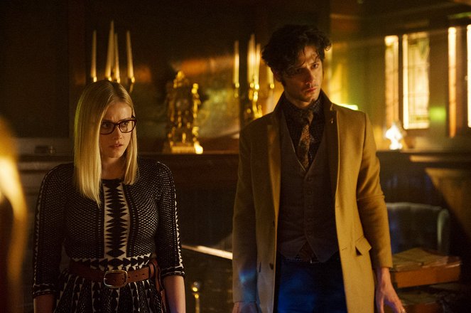 The Magicians - Season 2 - Night of Crowns - Photos - Olivia Dudley, Hale Appleman