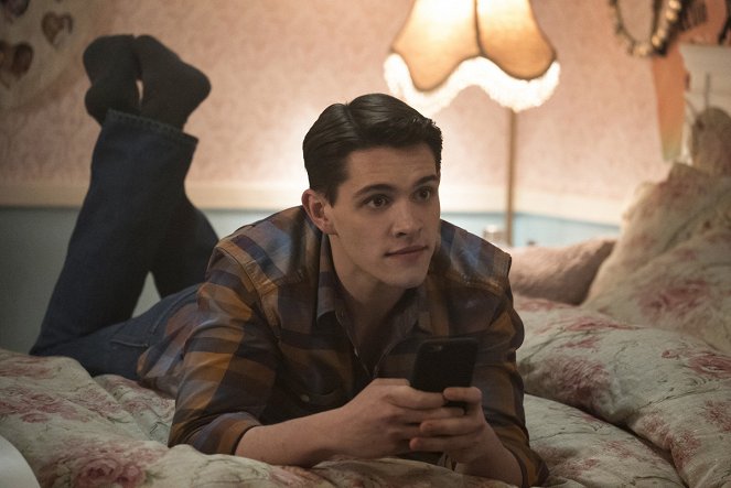 Riverdale - Chapter One: The River's Edge - Photos - Casey Cott