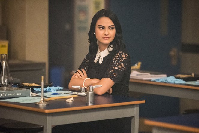 Riverdale - Chapter Two: A Touch of Evil - Photos - Camila Mendes
