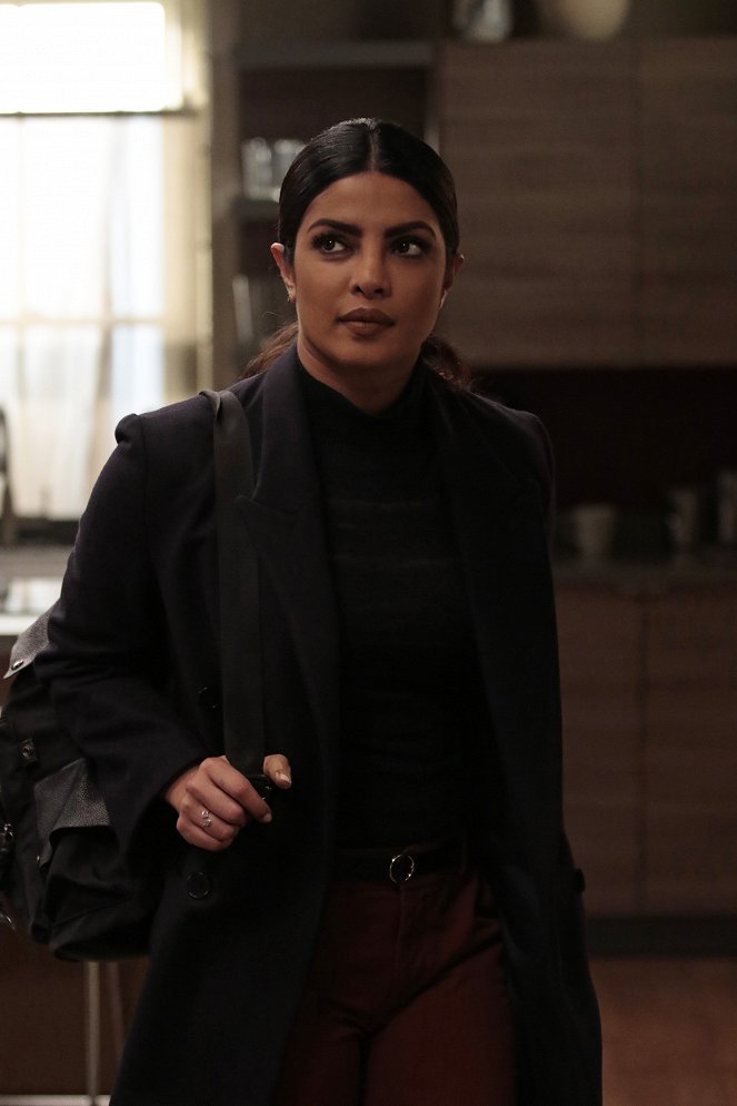 Quantico - ZRTORCH - De la película - Priyanka Chopra Jonas