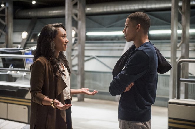 The Flash - Dead or Alive - Photos - Candice Patton, Keiynan Lonsdale
