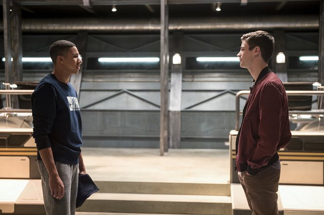 The Flash - Dead or Alive - Photos - Keiynan Lonsdale, Grant Gustin