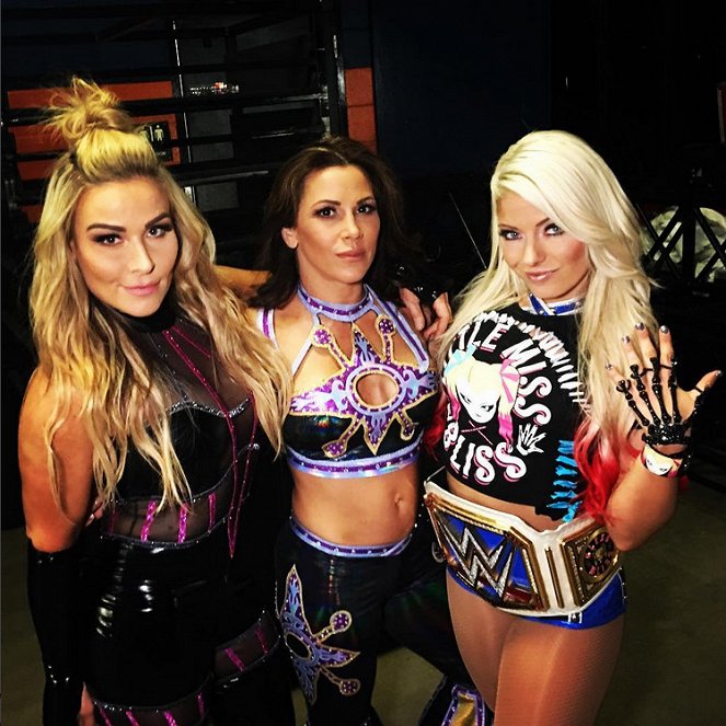 WWE Royal Rumble - Dreharbeiten - Natalie Neidhart, Lexi Kaufman