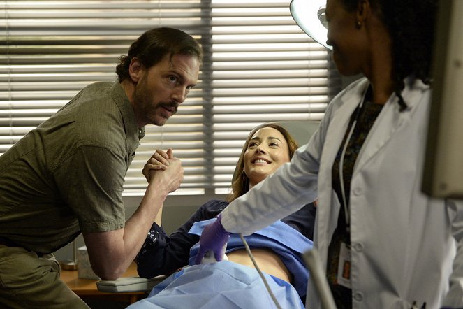 Grimm - The Seven Year Itch - Photos - Silas Weir Mitchell, Bree Turner