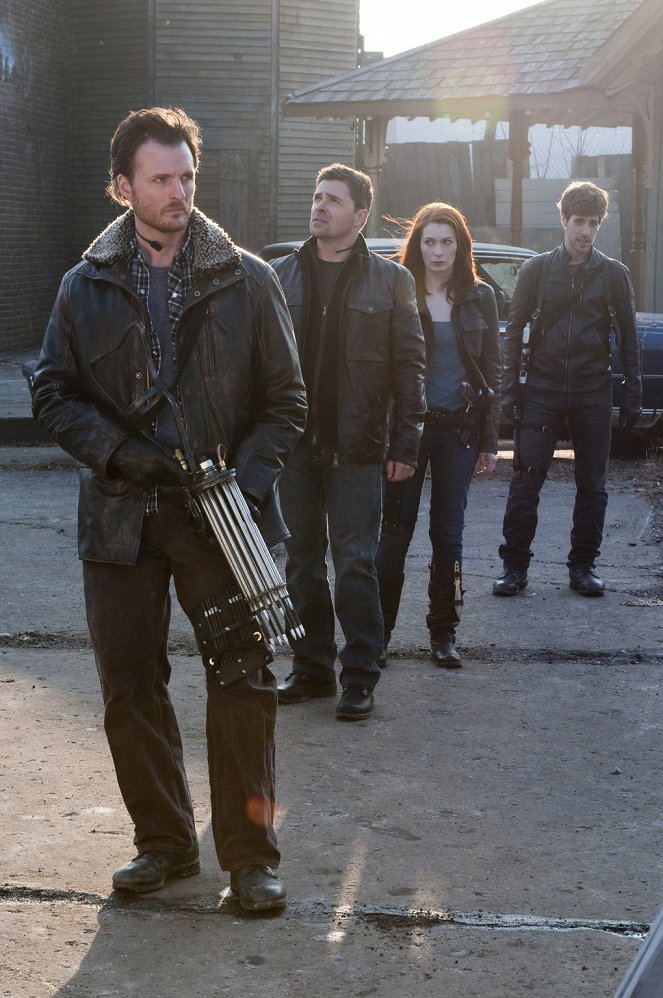 Red: Werewolf Hunter - Photos - Greg Bryk, Kavan Smith, Felicia Day