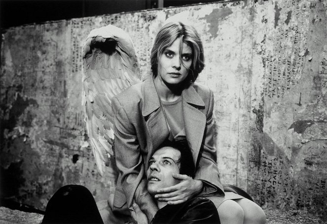Távol és mégis közel - Filmfotók - Nastassja Kinski