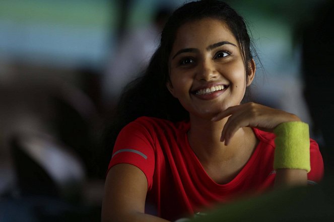 Jomonte Suvisheshangal - Filmfotos - Anupama Parameswaran