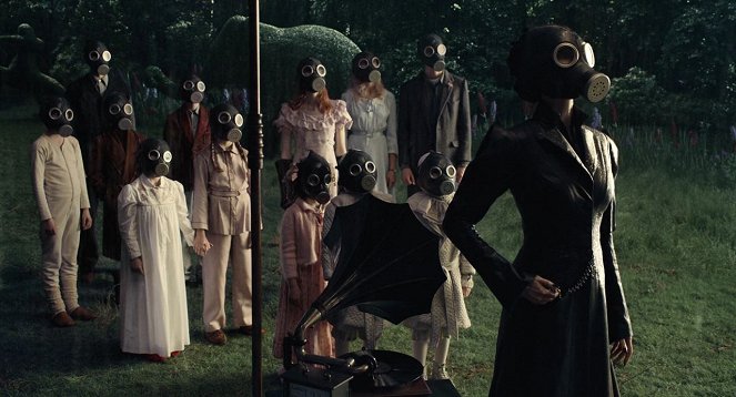 Neiti Peregrinen koti eriskummallisille lapsille - Kuvat elokuvasta