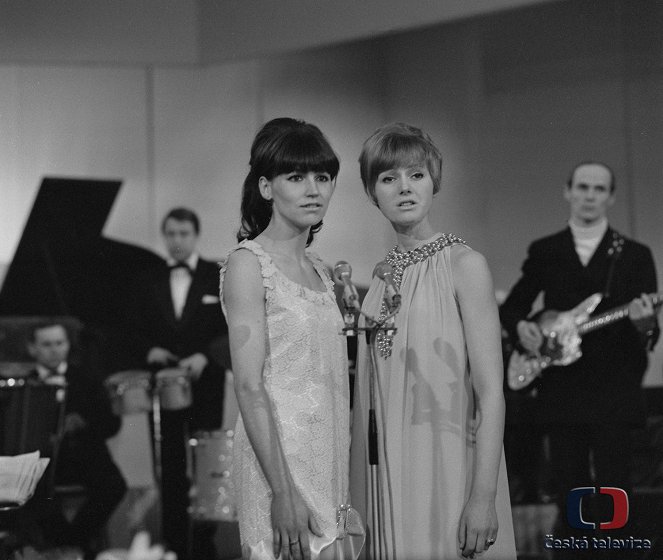 Zlatý slavík 1966 - Filmfotók - Marta Kubišová, Helena Vondráčková
