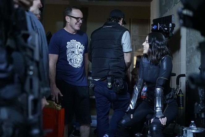 MARVEL's Agents Of S.H.I.E.L.D. - Season 4 - Explosiver Auftritt - Dreharbeiten - Clark Gregg