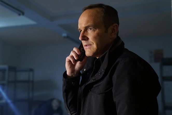 Agents of S.H.I.E.L.D. - The Man Behind the Shield - Photos - Clark Gregg