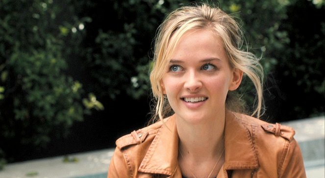 The Face of Love - Van film - Jess Weixler