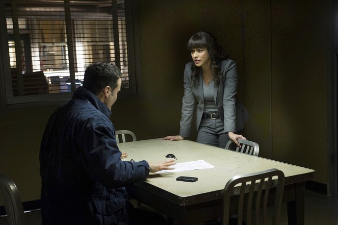 Blue Bloods - Der Stiefsohn - Filmfotos - Marisa Ramirez