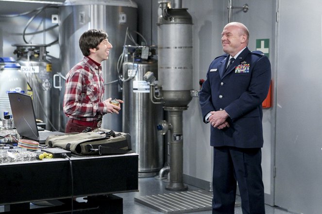 The Big Bang Theory - Season 10 - The Locomotion Reverberation - Van film - Simon Helberg, Dean Norris