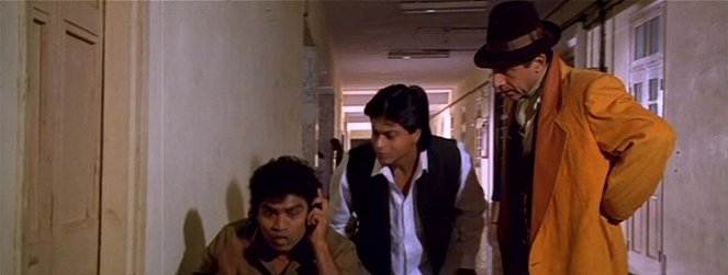 Chamatkar - Kuvat elokuvasta - Johny Lever, Shahrukh Khan, Naseeruddin Shah