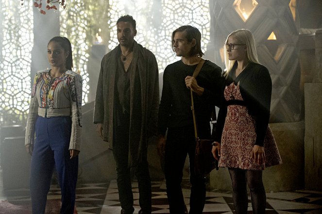 The Magicians - Season 2 - Divine Elimination - Photos - Summer Bishil, Arjun Gupta, Jason Ralph, Olivia Dudley