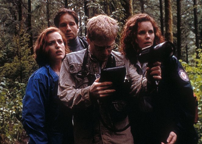 The X-Files - Detour - Photos - Gillian Anderson, David Duchovny, Anthony Rapp, Colleen Flynn
