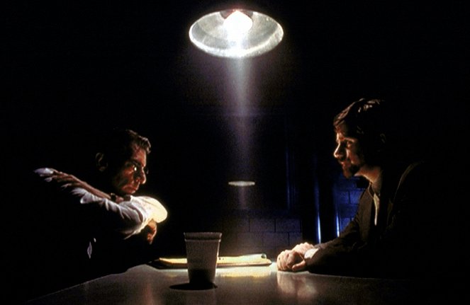 The X-Files - Season 5 - Unusual Suspects - Photos - Richard Belzer, Bruce Harwood