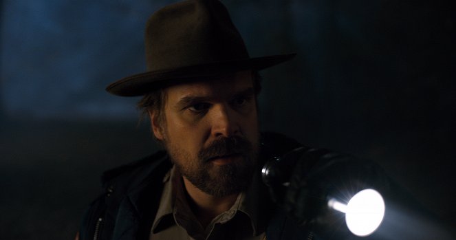 Stranger Things - Chapter Two: Trick or Treat, Freak - Photos - David Harbour