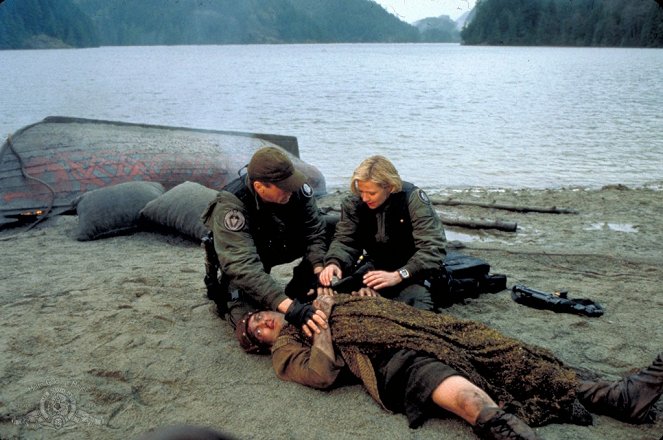 Stargate SG-1 - Season 2 - In the Line of Duty - Photos - Amanda Tapping