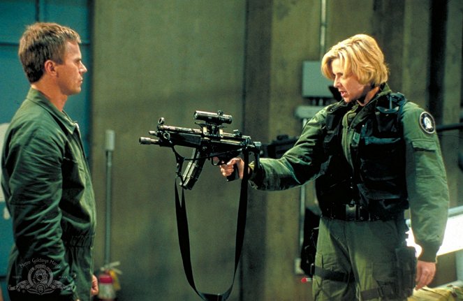 Stargate SG-1 - In the Line of Duty - Photos - Richard Dean Anderson, Amanda Tapping
