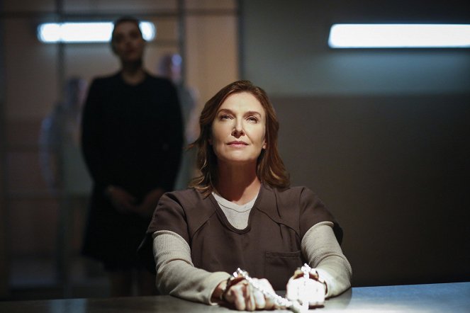 Supergirl - Luthors - Photos - Brenda Strong