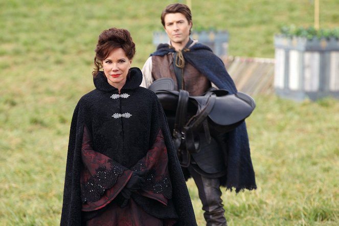 Once Upon a Time - The Stable Boy - Photos - Barbara Hershey, Noah Bean