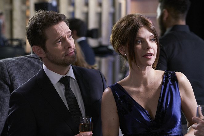 Private Eyes - Disappearing Act - Photos - Jason Priestley, Nicole de Boer