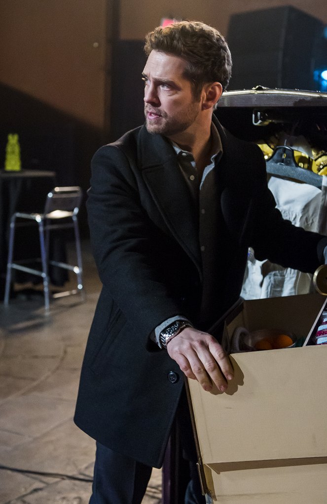 Private Eyes - Disappearing Act - Photos - Jason Priestley
