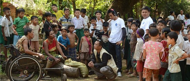 Burmas väg till demokrati - Kuvat elokuvasta