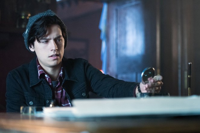 Riverdale - Chapter Four: The Last Picture Show - Photos - Cole Sprouse