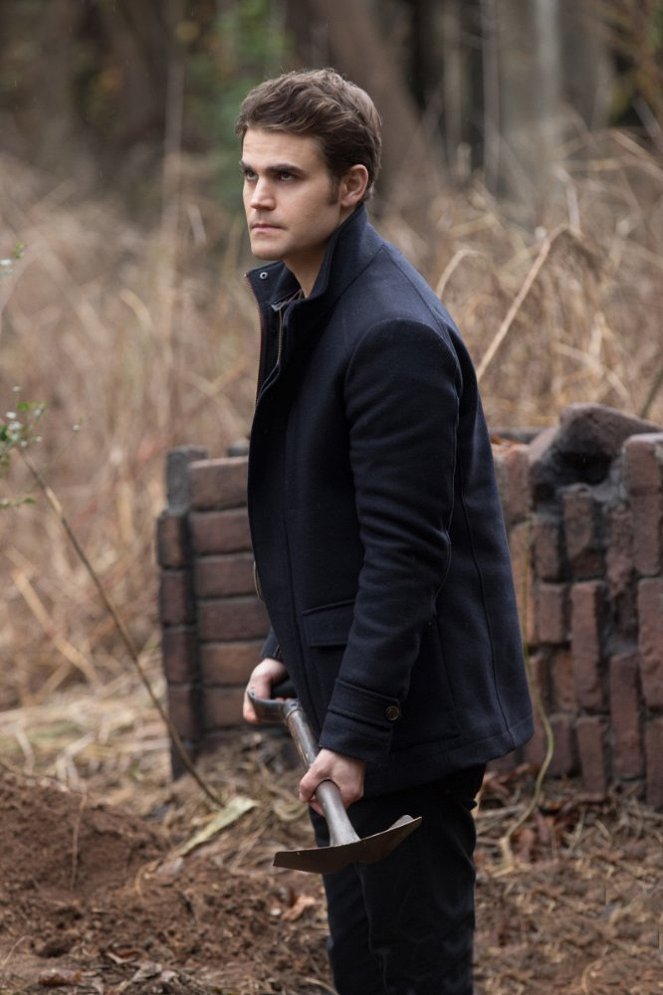 The Vampire Diaries - Season 8 - The Lies Are Going to Catch Up with You - Photos - Paul Wesley